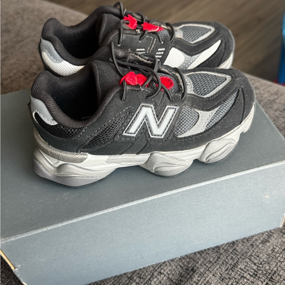 Size 10c Toddler New Balance 9060 shoes